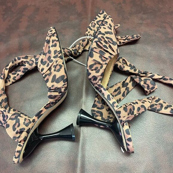 Gianni Bini Henzlee leopard lace up heels, size 6‎ new without tags - Picture 9 of 13